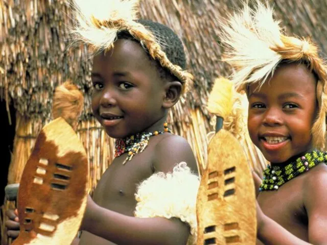 Народ зулусы, бывший некогда крупнейшей этнической группой, сейчас насчитывает всего
