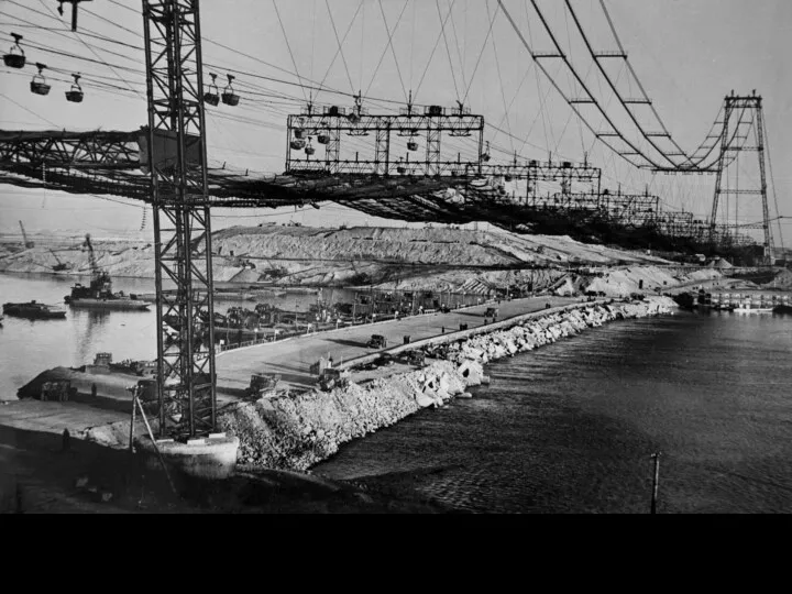Сталинградская гидроэлектростанция на реке Волга в Волгоградской области, 1961