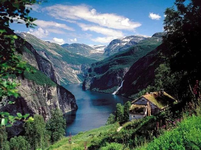 Северная Норвегия - страна белых ночей и величественных ландшафтов. Благодаря
