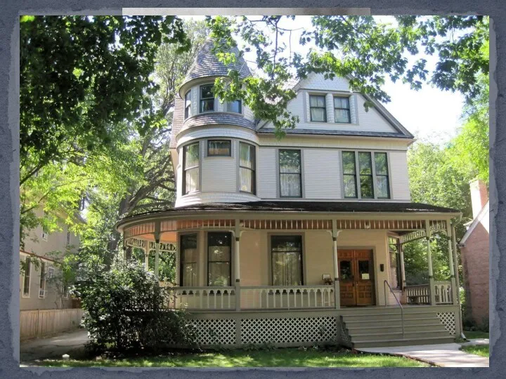 July 21, 1899 Oak Park, Illinois, a suburb of Chicago