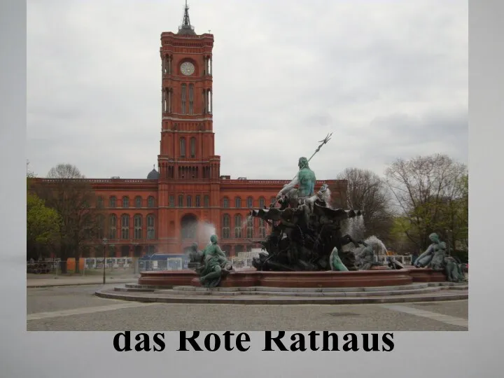 das Rote Rathaus