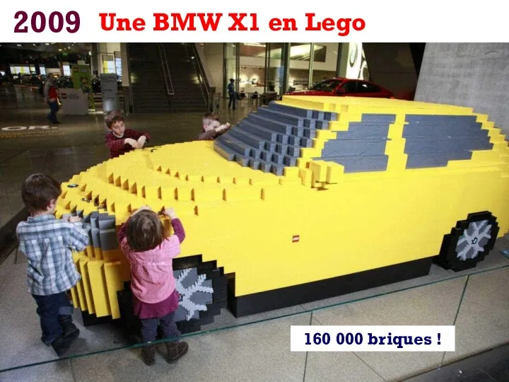2009 Une BMW X1 en Lego 160 000 briques !