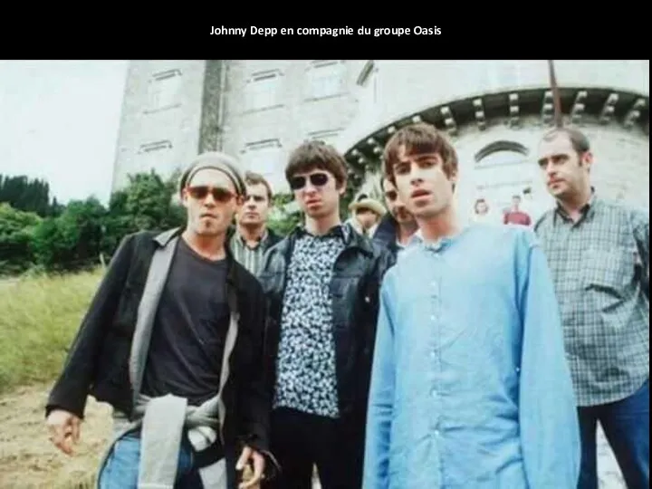Johnny Depp en compagnie du groupe Oasis