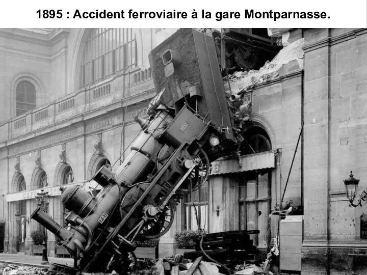 1895 : Accident ferroviaire à la gare Montparnasse.