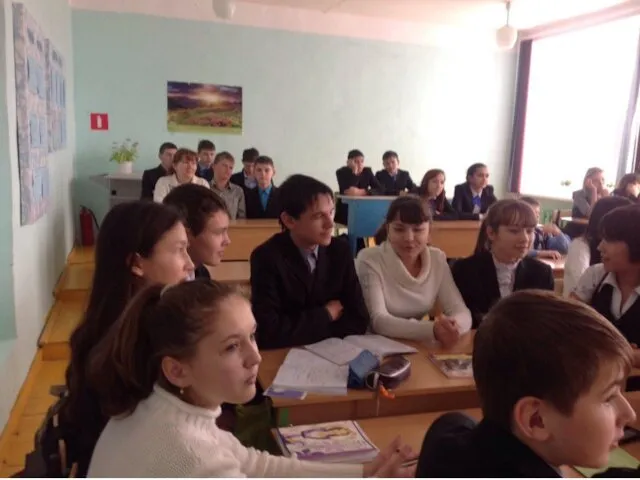 Мероприятие «Веселая викторина» в 8 классе провела Умярова Р.А. .