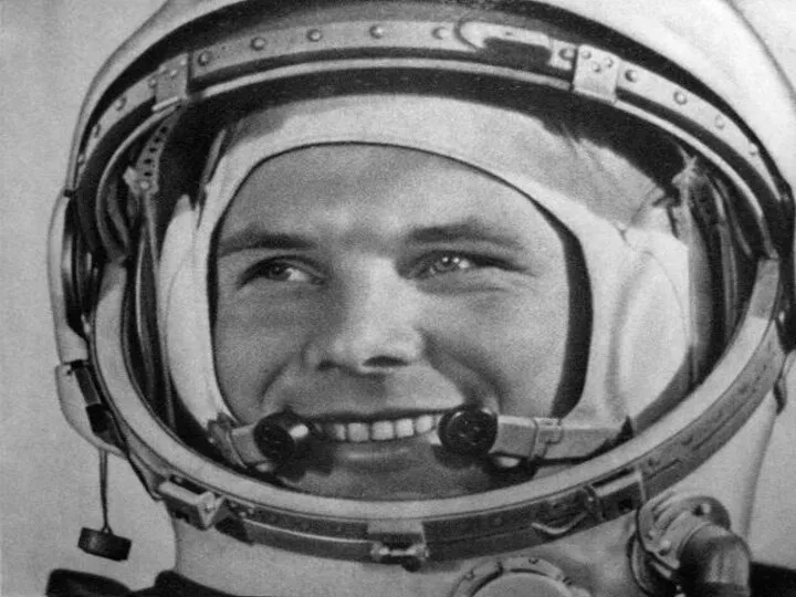 Самый первый в Космосе Летел с огромной скоростью Отважный русский парень Наш космонавт …. Юрий Гагарин