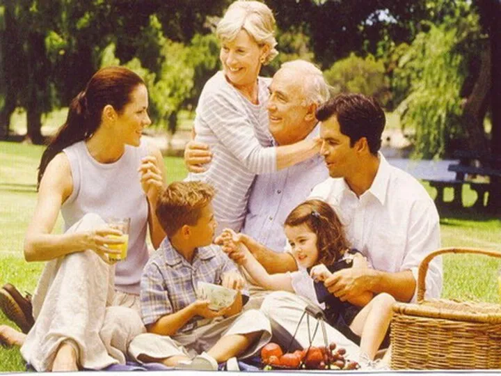 Почему пожилые люди больше заботятся о семье (внуках), чем о себе? ОДИНОЧЕСТВО